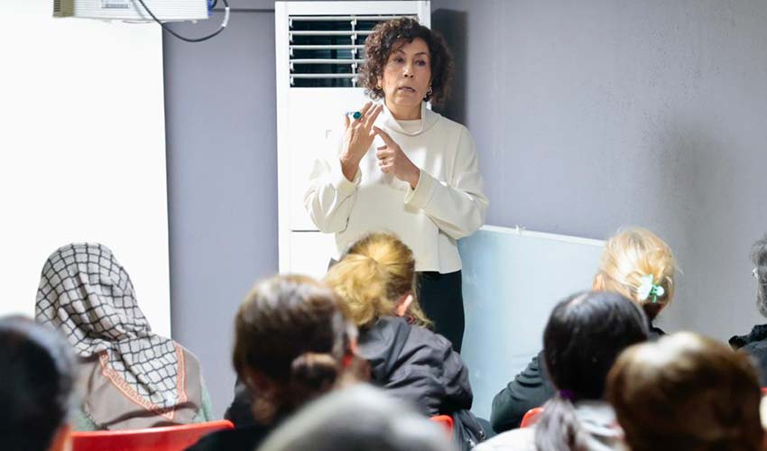 Medeni Kanun’un kazanımları Konak’ta masaya yatırıldı