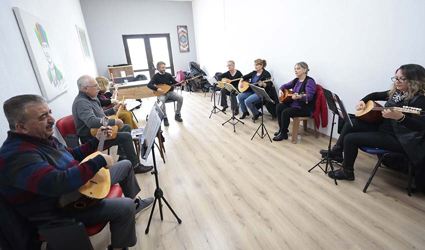 ücretsiz bağlama kursuna yoğun ilgi