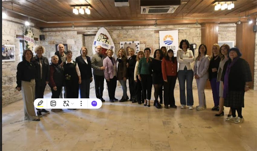 Hayat deneyimlerini bu sergide bir araya getirdi