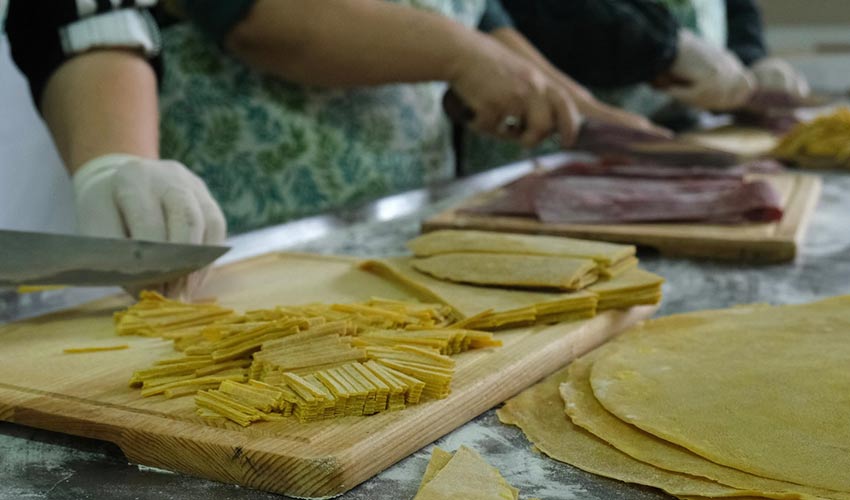 Kooperatif Mutfağından Lezzetli Erişteler…