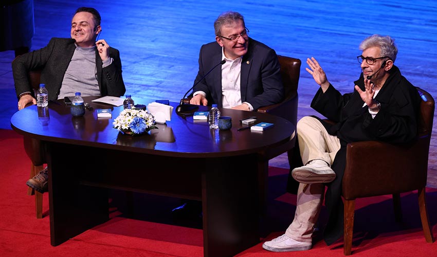 Okan Bayülgen, DEÜ'lü öğrencilerle