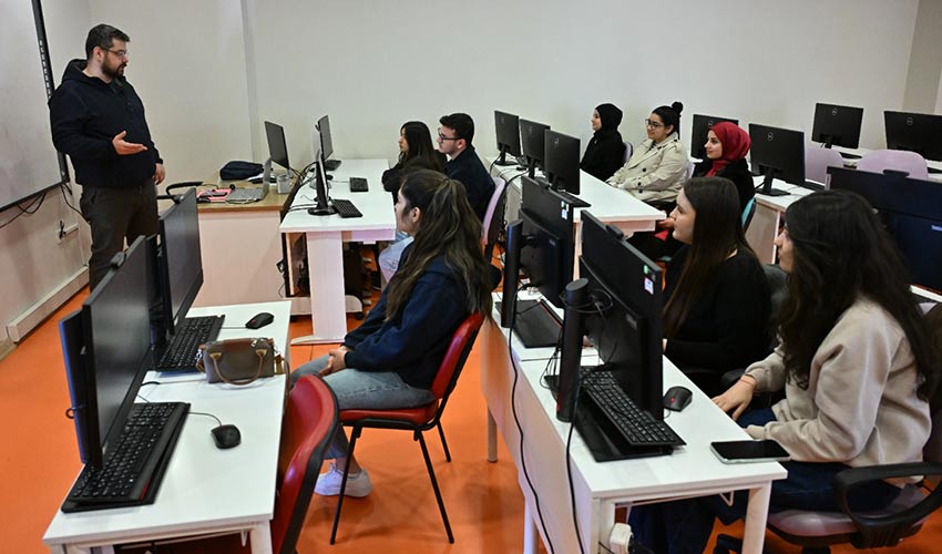 Gençlere Dijital Gelecek Vizyonu