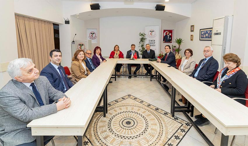 Başkan Tugay’dan sağlık emekçilerine teşekkür