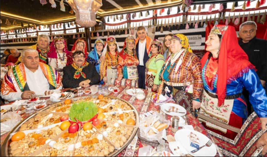 Yörük ve Türkmenlerle çifte bayram coşkusunu paylaştı