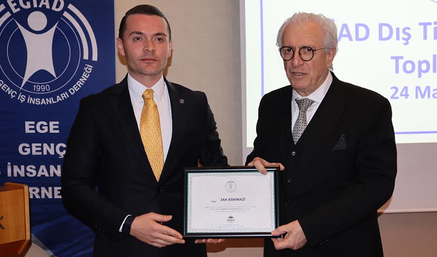 Türkiye tüketimle değil, üretim ve ihracatla büyümelidir