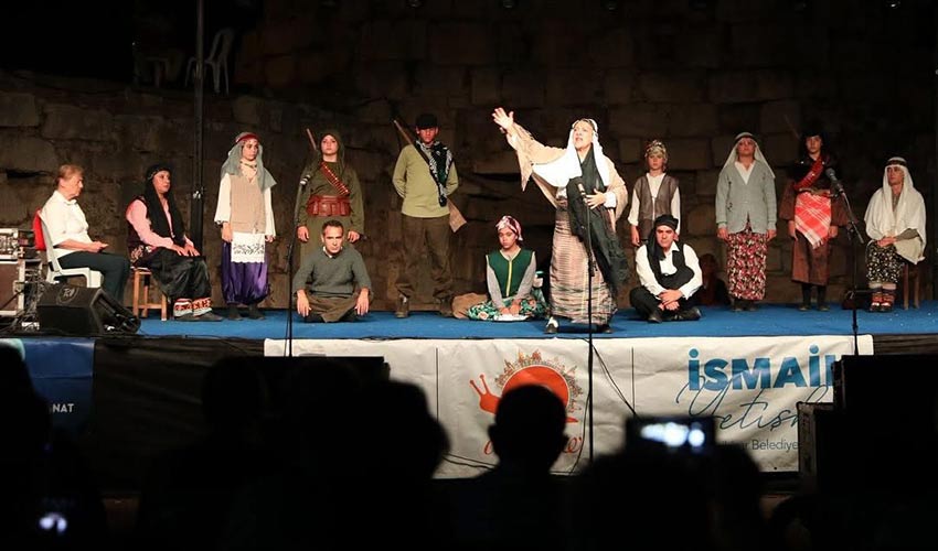 Seferihisar'da Dünya Tiyatro Günü coşkusu