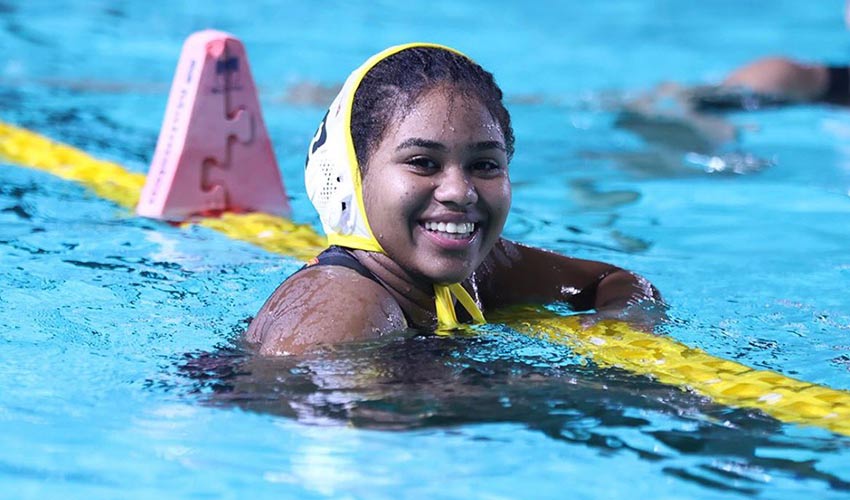 Şampiyonluğa ‘kulaç’ attı