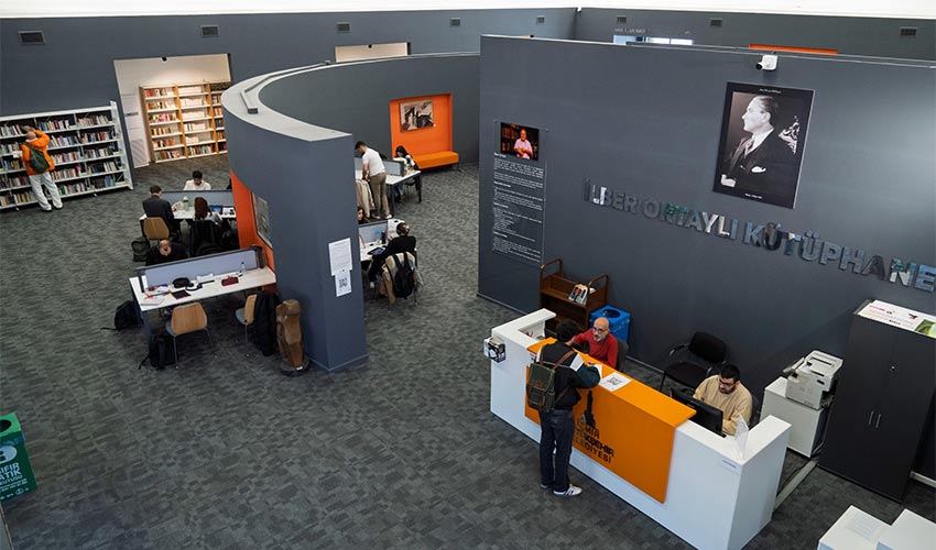 İzmir’in kütüphaneleri gençlere “iyi geldi”