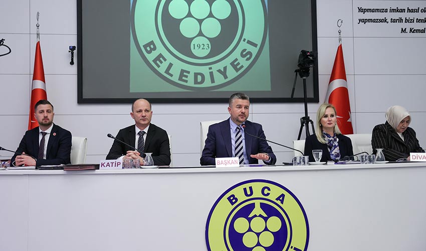 Ne eğildik, ne de bir adım geri attık