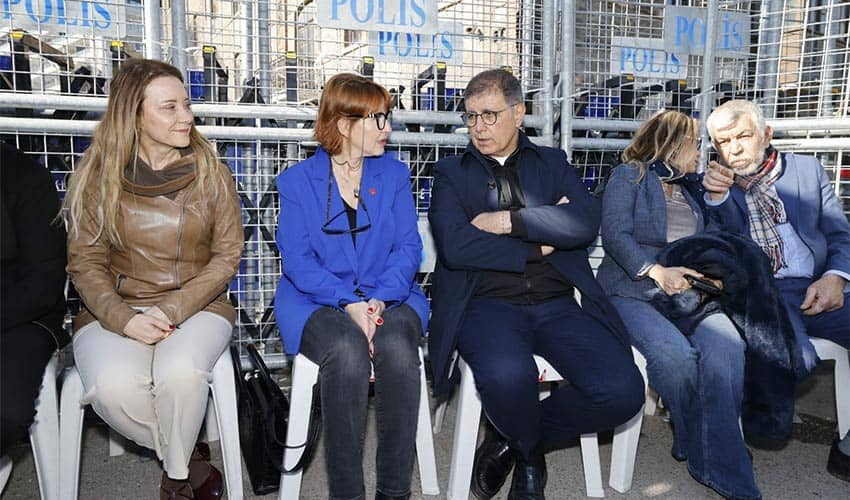 Meslek Fabrikası için direniş sürüyor