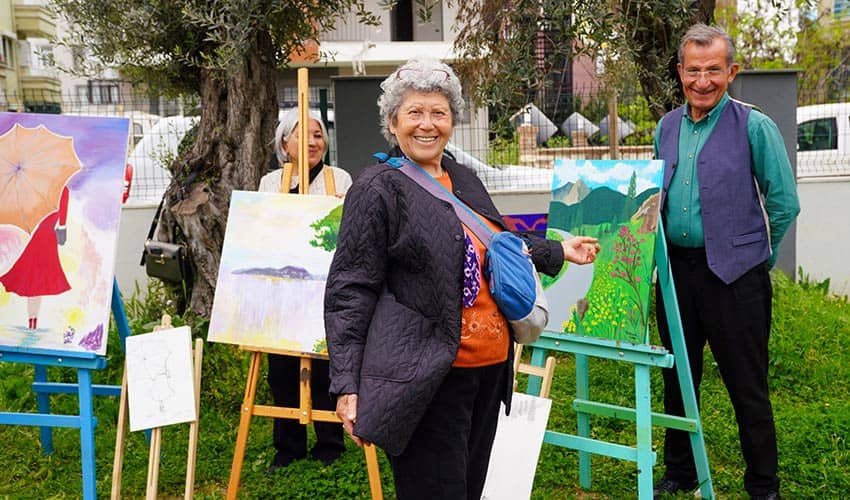 Sanatla yaş alan hayatlar