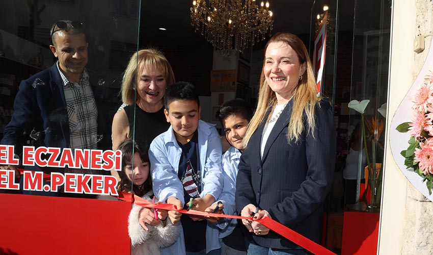 Sel Eczanesi 15 yaşında