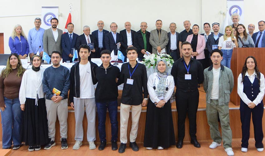 “Doğu Türkistan’da Asimilasyon ve Soykırım” anlatıldı