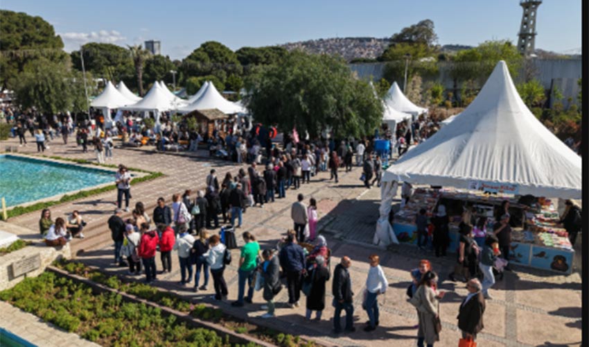 İzmirliler İZKİTAP’a akın etti