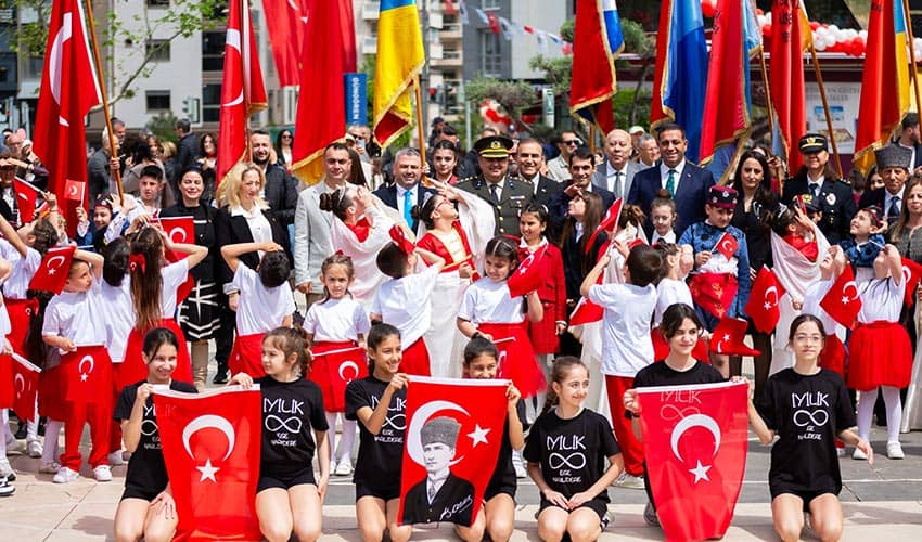 Narlıdere’de 23 Nisan coşkusu