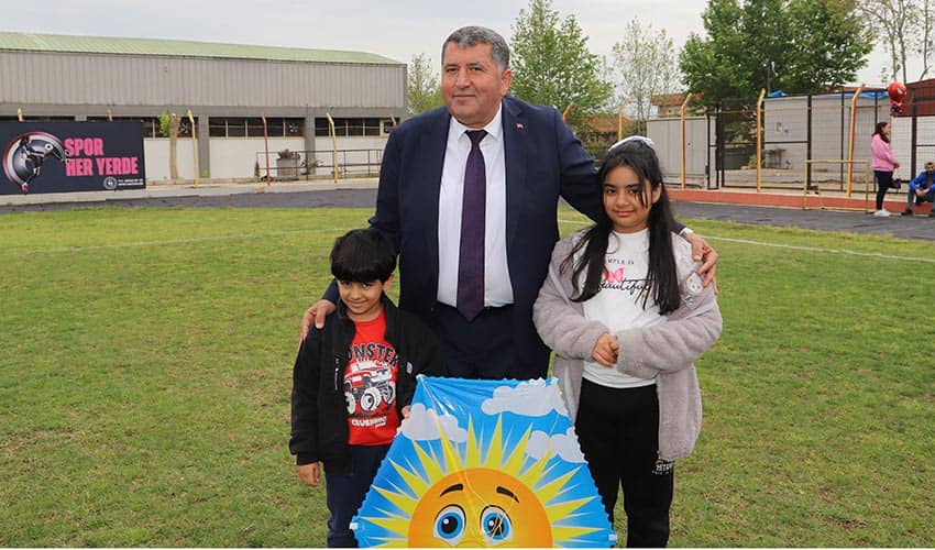 23 Nisan Coşkusu Gökyüzüne Taşındı