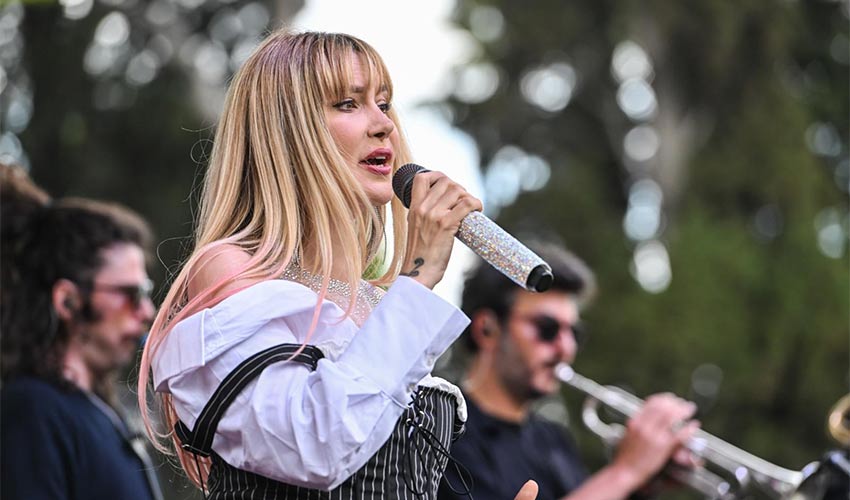 23 Nisan coşkusu İzmir'i sardı