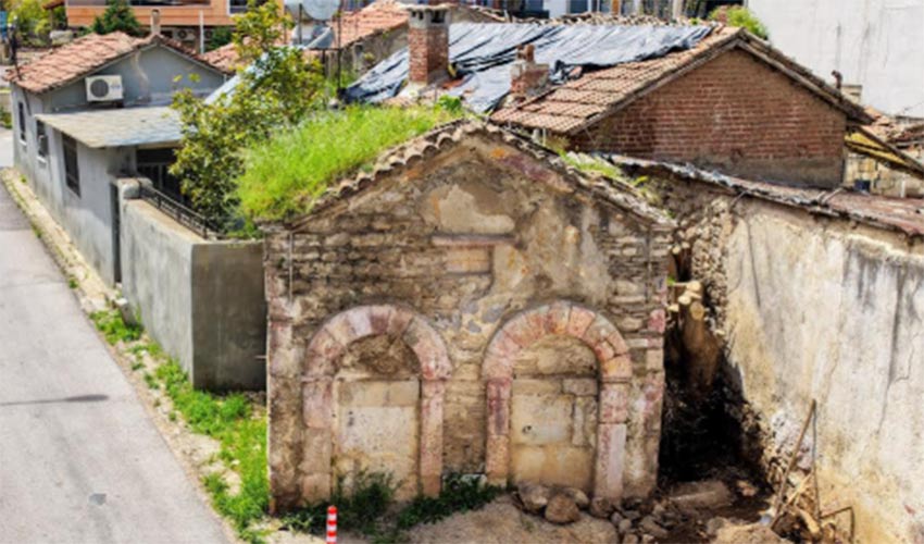 Tarihi Çift Çeşme aslına uygun şekilde yenileniyor