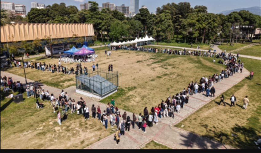 İzmir’de edebiyatın kalbi Kültürpark’ta attı