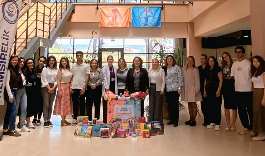 Senin Oyuncağın, Benim Mutluluğum