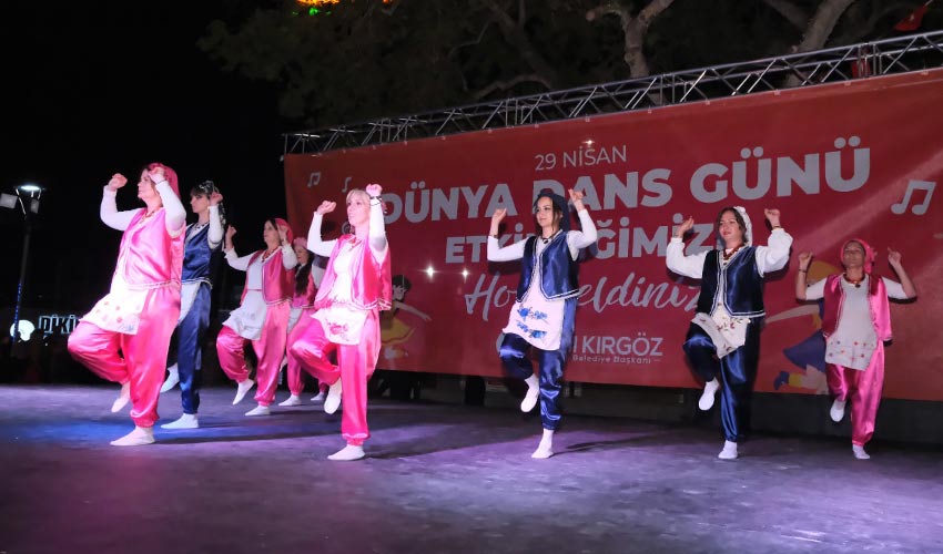 7’den 70’e dans şöleni