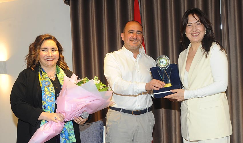 İzmir benim için anne demek